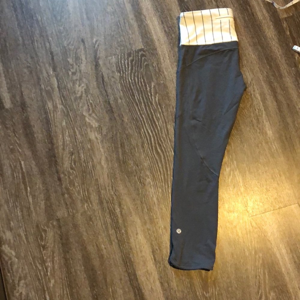 Gently used lululemon athletica high waisted crop